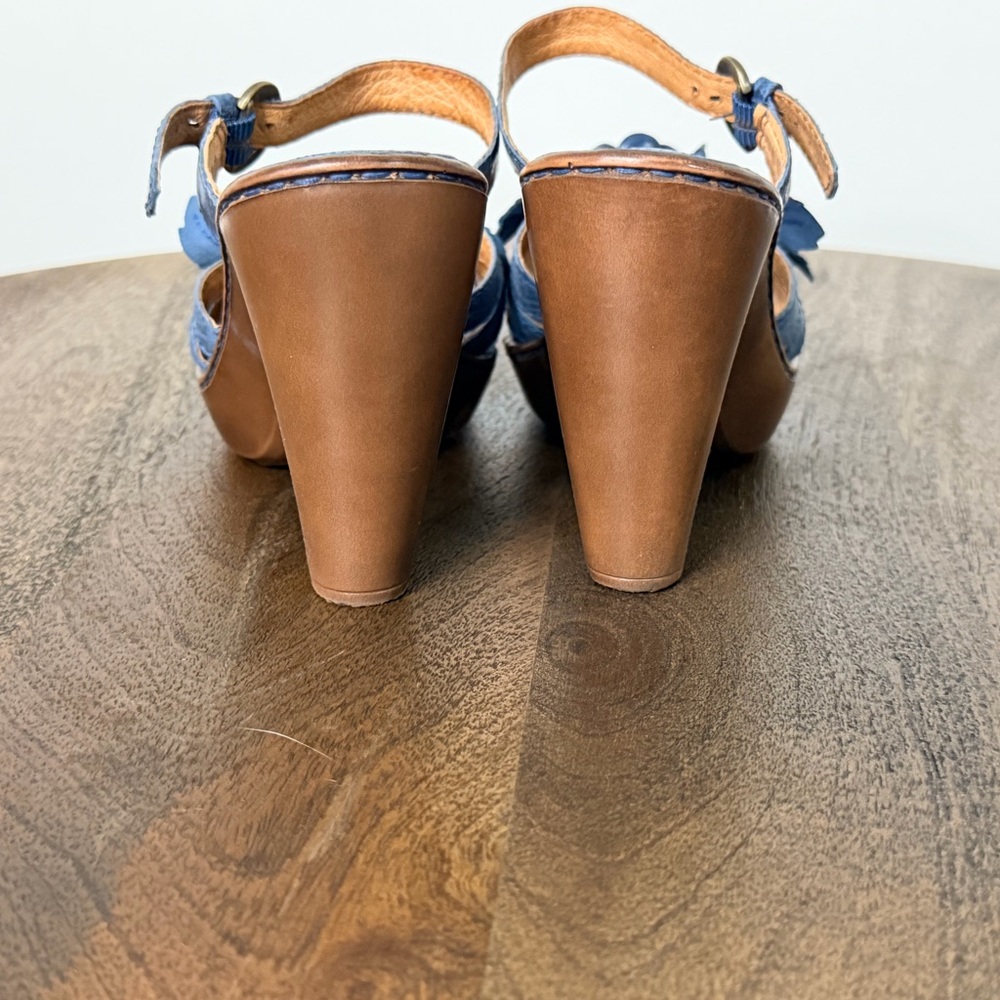Born Women's Denim Blue Floral Sandals - Picture 8 of 8